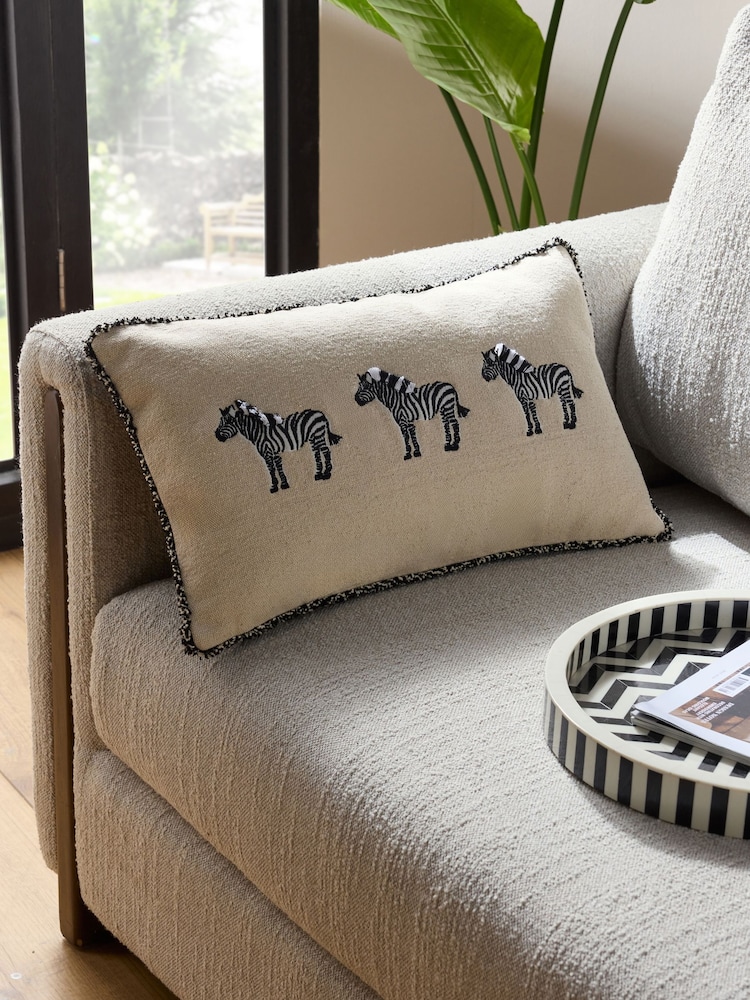Embroidered Zebra Trio Cushion - Изображение 1 из 5 Embroidered Zebra Trio Cushion - Изображение 1 из 5