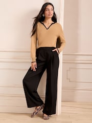 Love & Roses Camel and Black Scallop Tipped Notch Neck Fine Gauge Jumper - Image 3 of 4