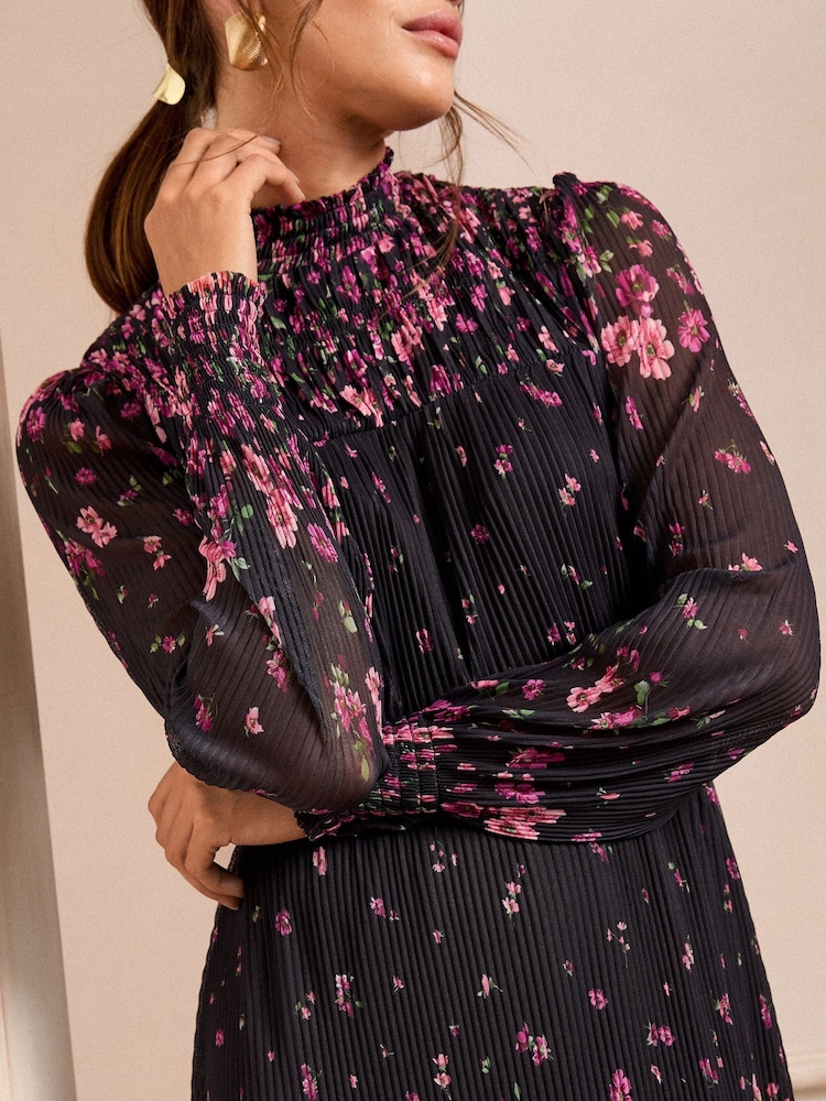 Love & Roses Black Floral Petite Mini Plisse Dress - Image 2 of 4