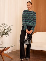 Love & Roses Green And Blue Chevron Print Plisse Mesh Long Sleeve Jersey Blouse - Image 3 of 4