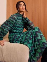 Love & Roses Green Plisse Midi Dress - Image 3 of 4
