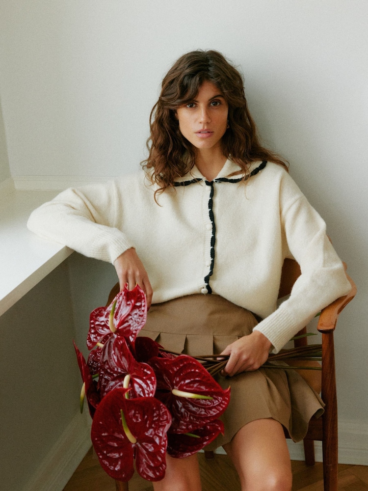 VERO MODA Long Sleeve Contrast Stitch Collard Button Up Cardigan - Slika 1 iz 6 VERO MODA Long Sleeve Contrast Stitch Collard Button Up Cardigan - Slika 1 iz 6