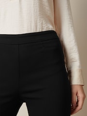 Noir - Friends Like These Sculpting Extensible Slim Pantalons - Image 2 de 4