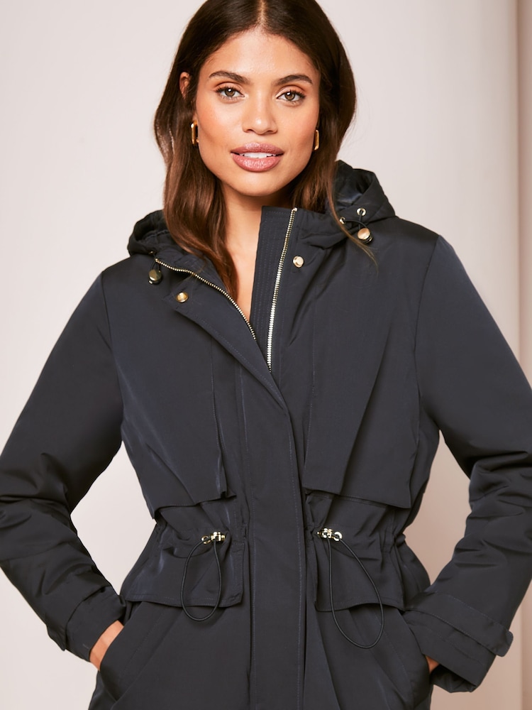 Marineblau/blau - Lipsy Spritzwasserabweisender Regenparka - Bild 4 von 4 Marineblau/blau - Lipsy Spritzwasserabweisender Regenparka - Bild 4 von 4
