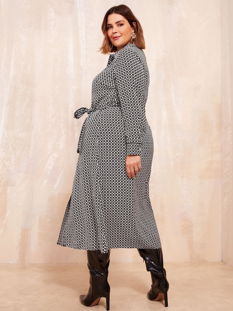 Friends Like These Black/White Curve Printed Midi Shirt Dress - Image 4 of 4