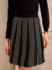 Love & Roses Compact Knitted Scallop A-Line Mini Skirt - Imagen 2 de 4
