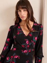 Мини-платье Love & Roses с цветочным принтом и запахом - Image 2 of 4
