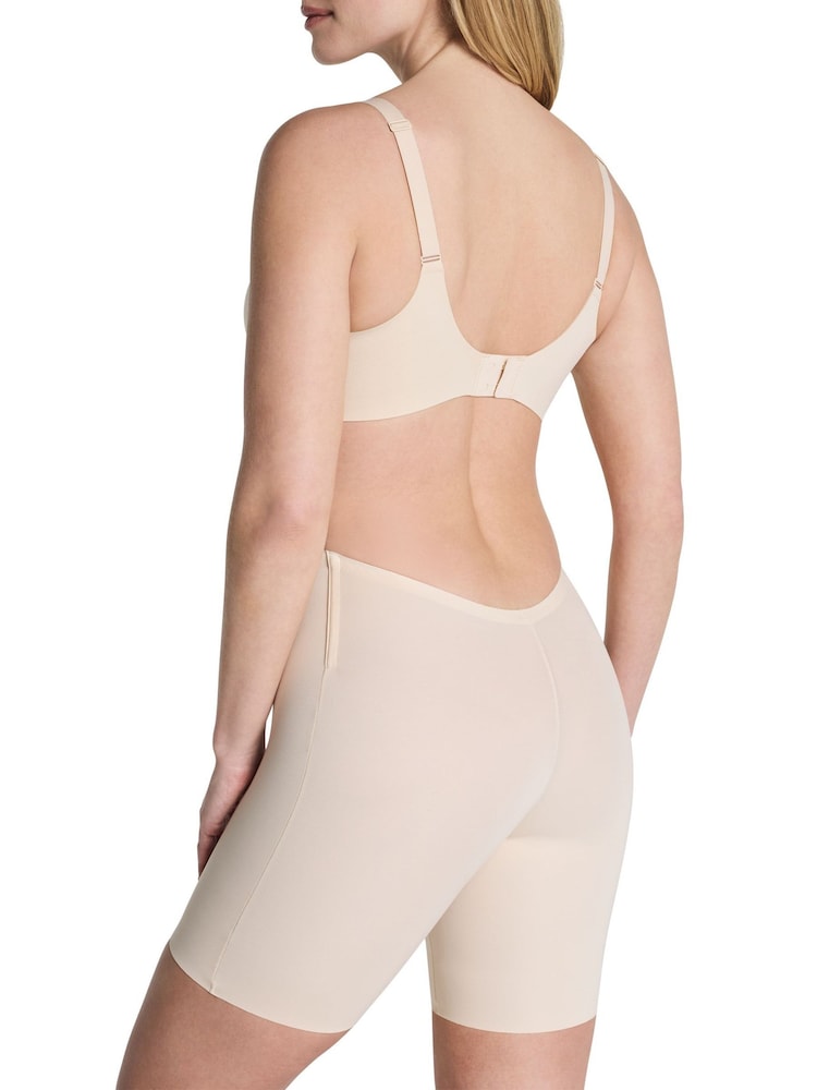 Spanx SPANXshape™ Bumagay sa Iyong Magarbong Shorts na Pang-ibaba at Pang-gitnang Hita - Larawan 2 ng 5 Spanx SPANXshape™ Bumagay sa Iyong Magarbong Shorts na Pang-ibaba at Pang-gitnang Hita - Larawan 2 ng 5