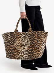 GANNI Leopard XXL Shopper Tote Bag - Image 3 of 8