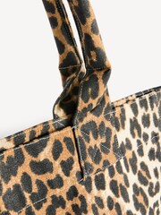 GANNI Leopard XXL Shopper Tote Bag - Image 7 of 8