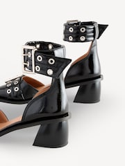 Ganni Black Feminine Buckle Open Cut Satin Print Pumps - Image 6 of 6