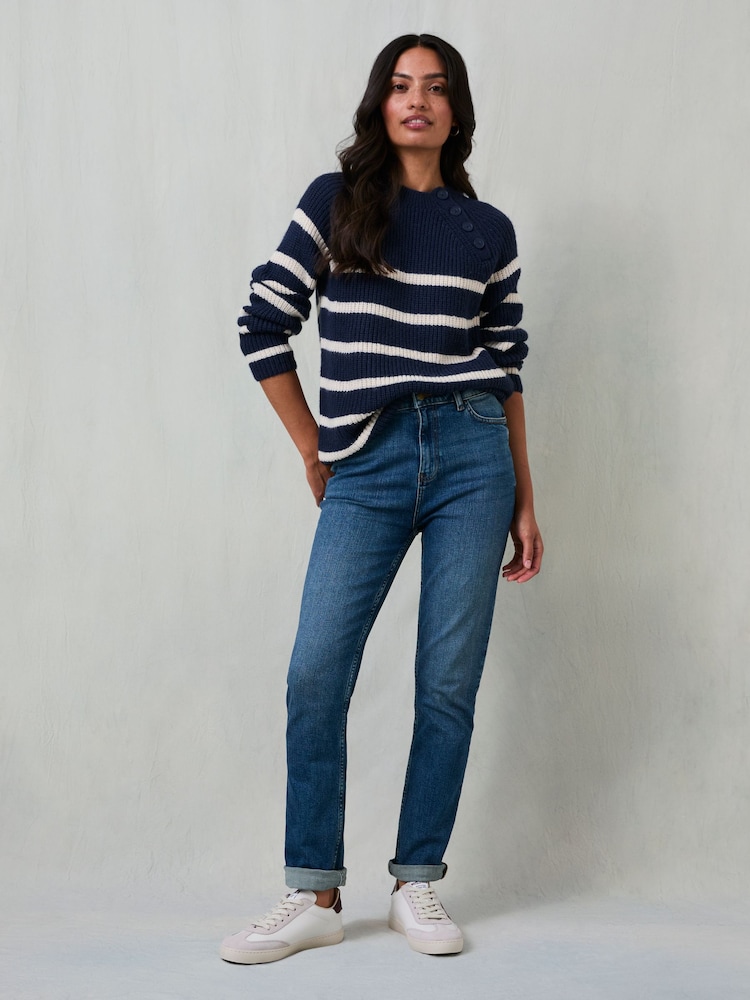 FatFace Chesham Dark Vintage Blue Girlfriend Jeans - Image 2 of 8 FatFace Chesham Dark Vintage Blue Girlfriend Jeans - Image 2 of 8