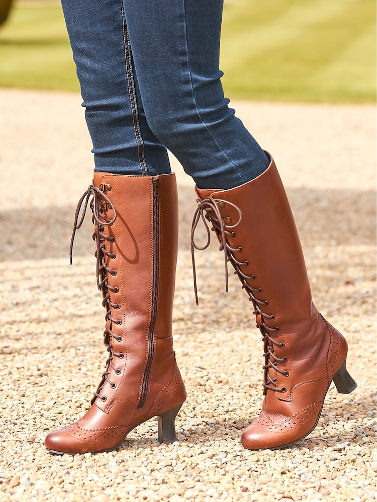 Joe Browns gležnjar z luknjičastim vzorcem in vezalkami Detail Leather na vezalke; z vezalkami Long Knee High gležnjarji - Slika 2 iz 5 Joe Browns gležnjar z luknjičastim vzorcem in vezalkami Detail Leather na vezalke; z vezalkami Long Knee High gležnjarji - Slika 2 iz 5