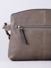 Cromo marrom - Bolsa transversal Hartsop com zíper Lakeland Leather - Imagem 4 de 6