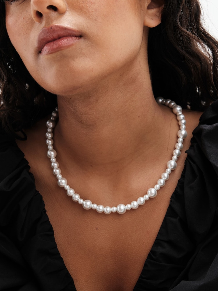 Mood Gold Tone Pearl Strand T-Bar Necklace - Image 2 of 4 Mood Gold Tone Pearl Strand T-Bar Necklace - Image 2 of 4