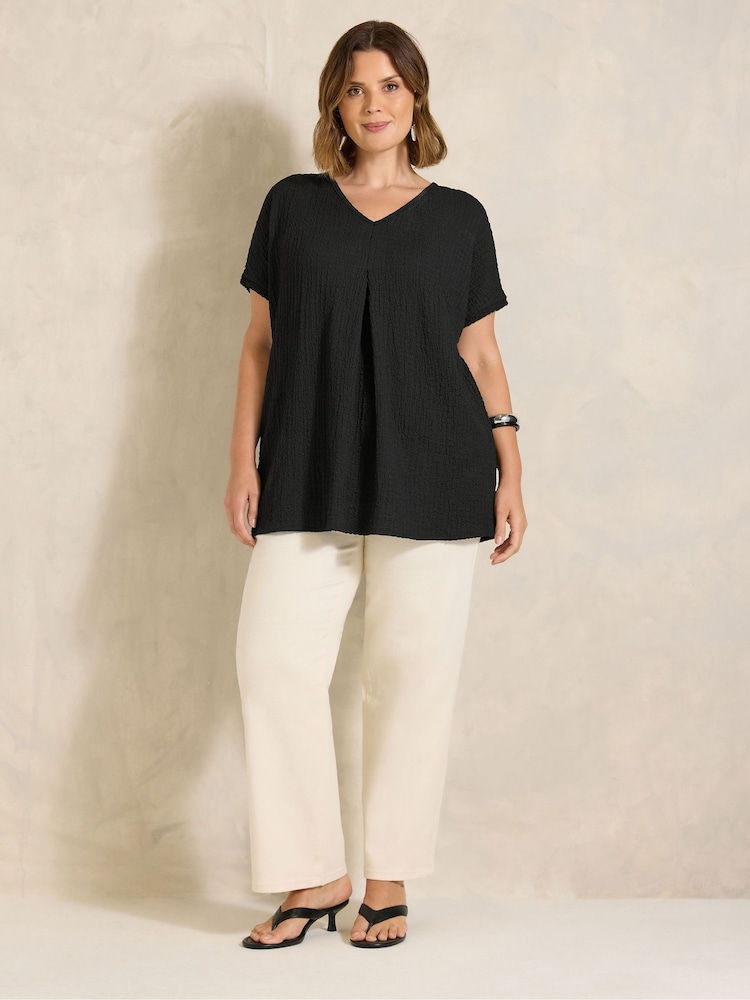 Evans Black Bubble Crepe Pleated Swing Top - Image 2 of 5 Evans Black Bubble Crepe Pleated Swing Top - Image 2 of 5