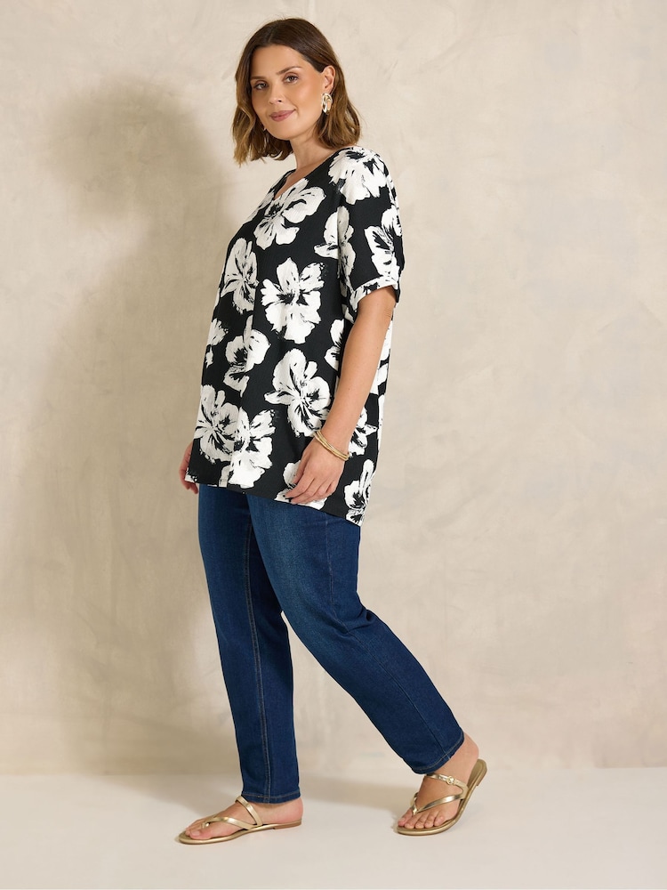 Evans Black Floral V-Neck Top - Image 2 of 4 Evans Black Floral V-Neck Top - Image 2 of 4