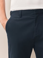 Azul marino - Corte slim - Pantalones chinos de mezcla de algodón Supima Signature - Imagen 6 de 11