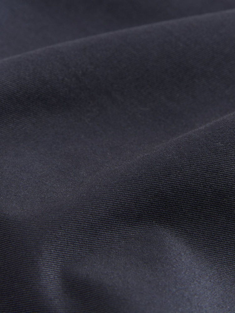 Bleumarin - Slim Fit - Pantaloni chino Signature Supima din amestec de bumbac - Image 8 of 11