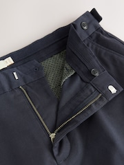 Azul marino - Corte slim - Pantalones chinos de mezcla de algodón Supima Signature - Imagen 9 de 11