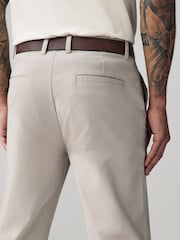 Hell Steinfarben - Gerade Passform - Weiche Chinohose mit Gürtel - Bild 5 von 10