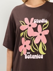 Yours Curve Brown Floral Graphic Print T-Shirt - Image 4 of 5
