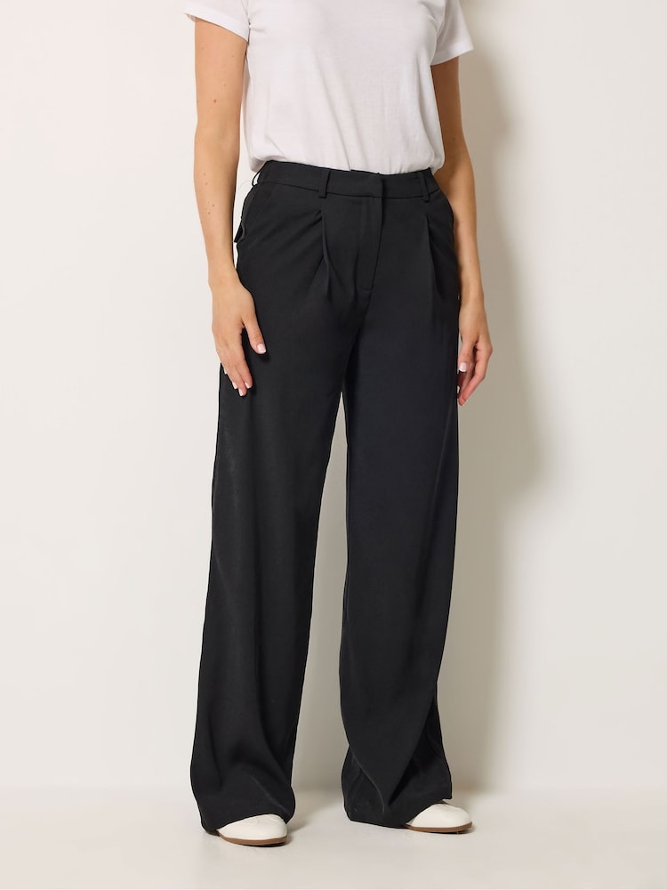 Schwarz - Long Tall Sally Pleated Wide Leg Trousers - Bild 2 von 4 Schwarz - Long Tall Sally Pleated Wide Leg Trousers - Bild 2 von 4