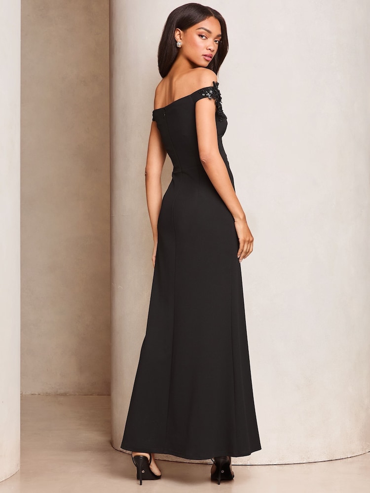 Lipsy Verziertes 3D-Bardot-Maxikleid mit Blumensaum - Bild 4 von 4 Lipsy Verziertes 3D-Bardot-Maxikleid mit Blumensaum - Bild 4 von 4