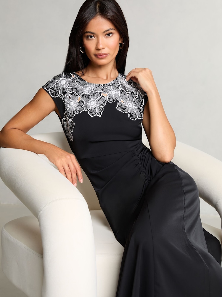Lipsy Black Petite Sleeveless Floral Print Artwork Asymmetrical Midi Dress - Image 2 of 4