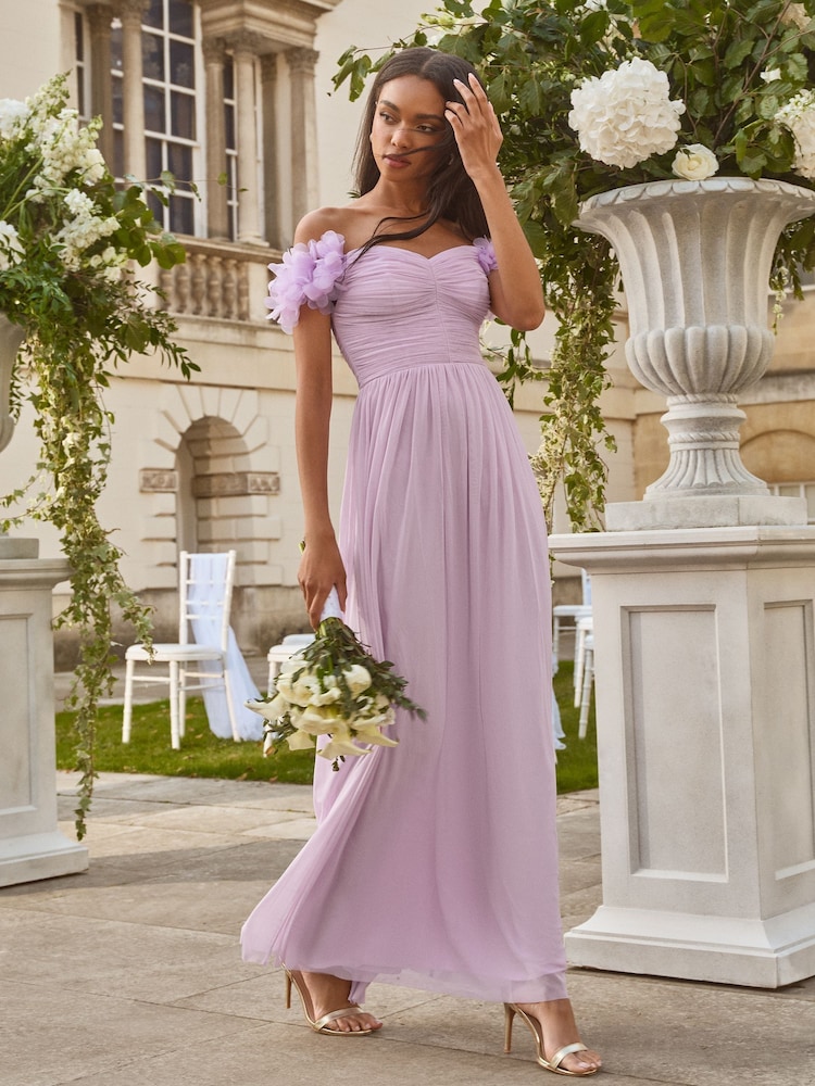 Flieder-Violett - Lipsy 3D Bardot-Brautjungfernkleid in Maxilänge mit Floralbesatz - Bild 1 von 4 Flieder-Violett - Lipsy 3D Bardot-Brautjungfernkleid in Maxilänge mit Floralbesatz - Bild 1 von 4