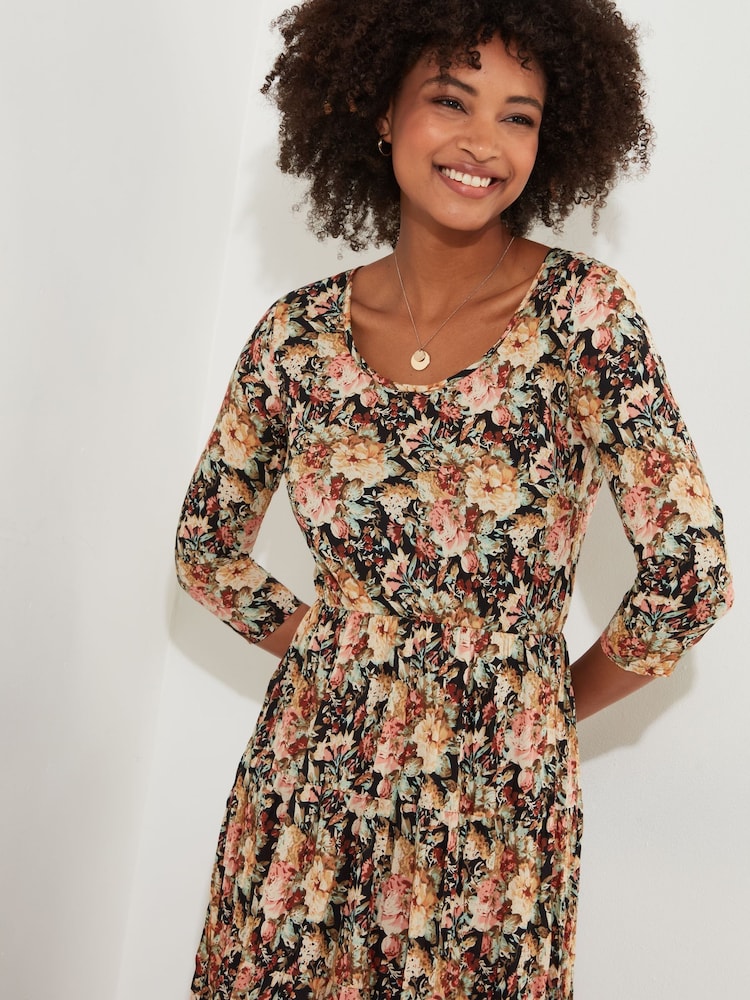 Joe Browns Maxikleid mit lockerer Passform aus 100 % Baumwolle mit dezentem Blumenmuster und Crinkle-Effekt - Bild 2 von 5 Joe Browns Maxikleid mit lockerer Passform aus 100 % Baumwolle mit dezentem Blumenmuster und Crinkle-Effekt - Bild 2 von 5