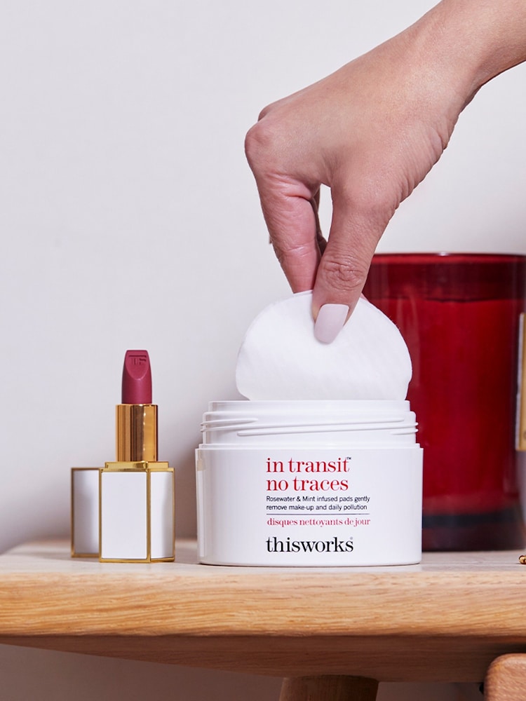 This Works In Transit No Traces 60 Cleansing Pads - Image 4 of 4