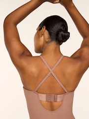 Spanx SPANXshape™ piestāv jūsu elegantajam bezlencīšu bodijam līdz augšstilbu vidusdaļai - Attēls 3 no 8