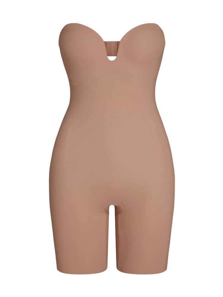 Spanx SPANXshape™ piestāv jūsu elegantajam bezlencīšu bodijam līdz augšstilbu vidusdaļai - Attēls 8 no 8 Spanx SPANXshape™ piestāv jūsu elegantajam bezlencīšu bodijam līdz augšstilbu vidusdaļai - Attēls 8 no 8