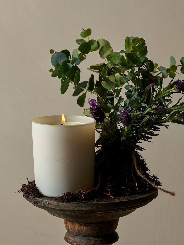 Cowshed Relax Calming Room Candle 220g - Image 2 of 2