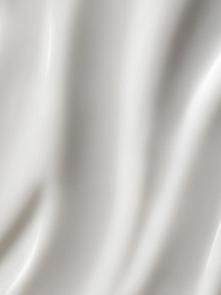 Sanctuary Spa Wet Skin Miracle Moisturiser 200ml - Image 2 of 3