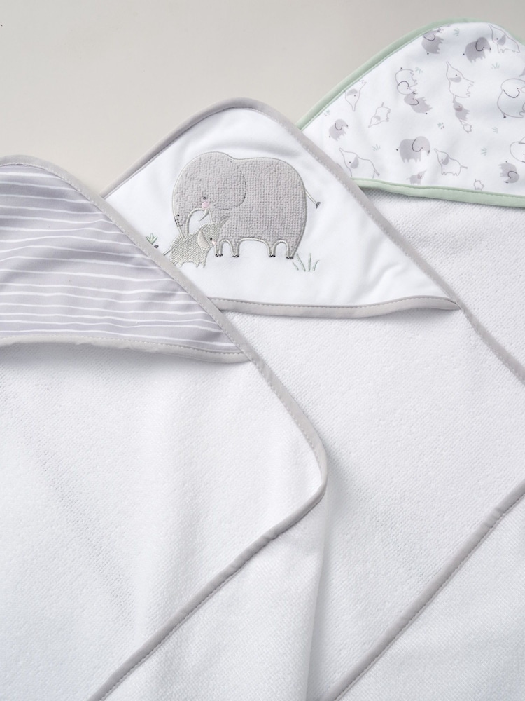Snuggle Tots Hooded Towels and Wash Cloths 3 Pack - Image 3 of 3