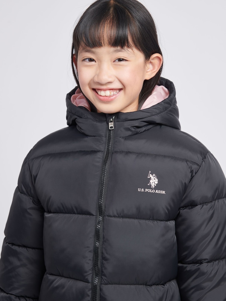 سترة منفوخة طويلة للبنات من U.S. Polo Assn. - صورة 2 من 6
