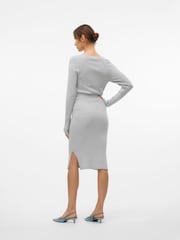 VERO MODA Grey Long Sleeve V-Neck Belted Rib Dress - Image 3 of 6