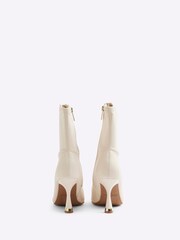 River Island Stiefel aus Kunstleder mit Absatz - Bild 3 von 4