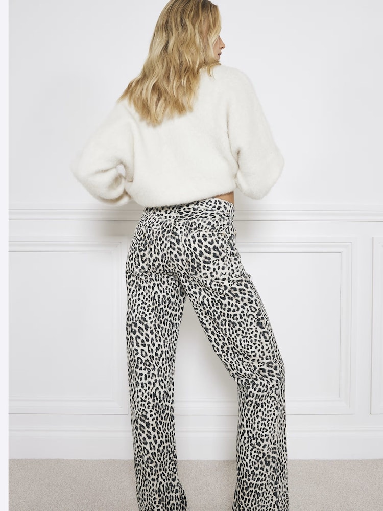 River Island Brown Relaxed High Rise Straight Leopard Print 100% Cotton Jeans - Image 1 of 7 River Island Brown Relaxed High Rise Straight Leopard Print 100% Cotton Jeans - Image 1 of 7