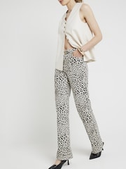 River Island Brown Relaxed High Rise Straight Leopard Print 100% Cotton Jeans - Image 5 of 7