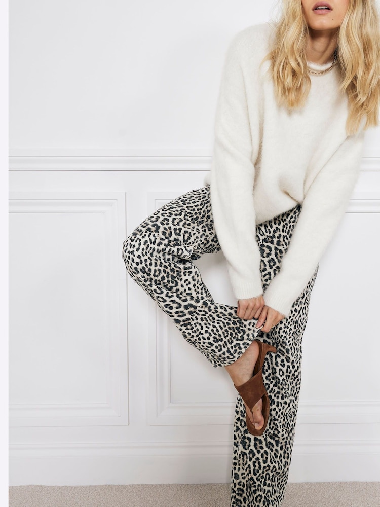 River Island Brown Relaxed High Rise Straight Leopard Print 100% Cotton Jeans - Image 7 of 7