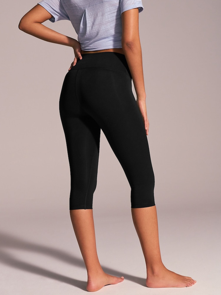 Black Active Power Capri Leggings - Image 3 of 6
