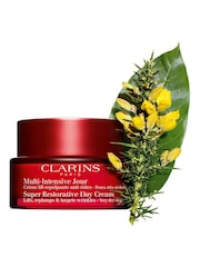 Clarins Super Restorative Day Cream Very Dry Skin 50ml - Image 2 of 4