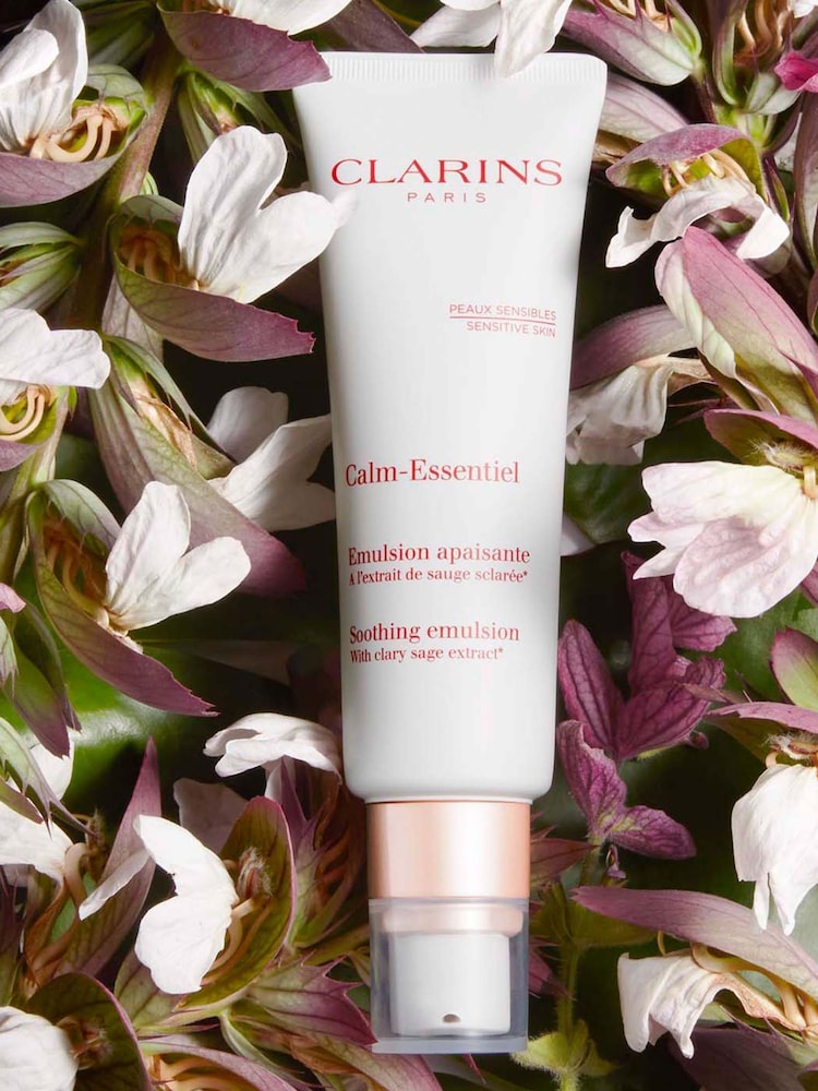 Clarins Calm Essentiel Soothing Emulsion 50ml - Image 2 of 5