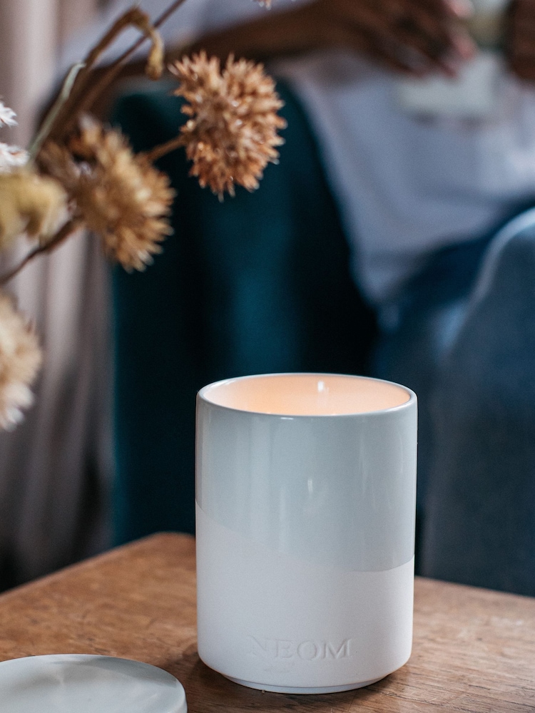 NEOM Ylang Ylang, Vetivert and Tonka Bean Scented Candle - Image 2 of 5