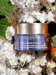 Clarins Nutri Lumière Revive Cream 50ml - Image 2 of 4