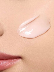 Clarins Nutri Lumière Night Cream 50ml - Image 4 of 4