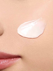 Clarins Nutri-Lumière Day Cream 50ml - Image 4 of 4